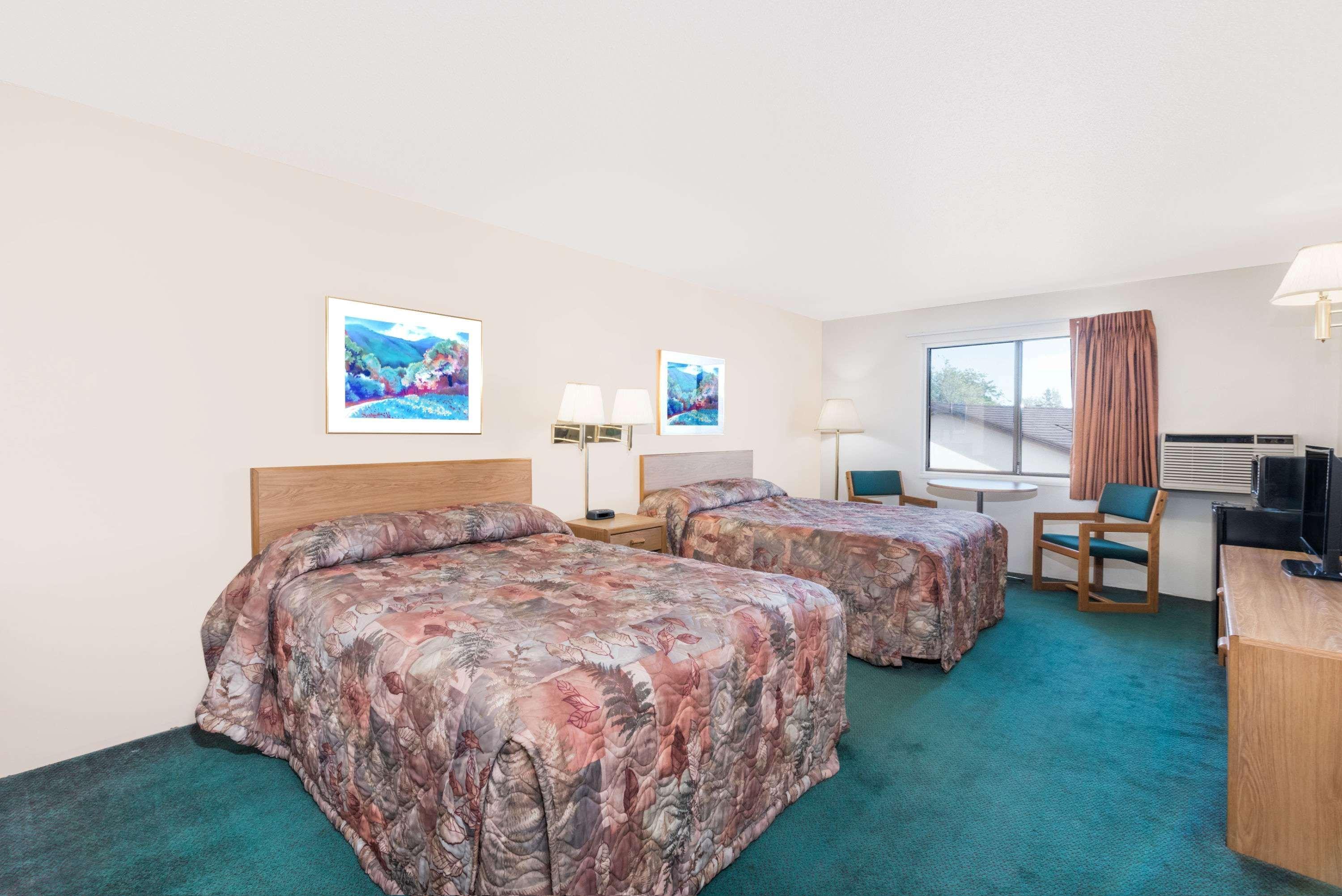 Super 8 By Wyndham Belle Fourche Sd Ξενοδοχείο Εξωτερικό φωτογραφία